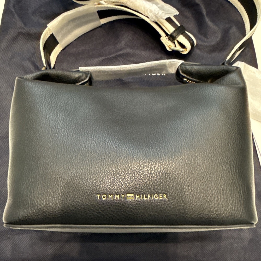 Tommy Hilfiger Black Pebbled Logo Tape Strap Crossbody Bag Purse w/ Dust Bag New